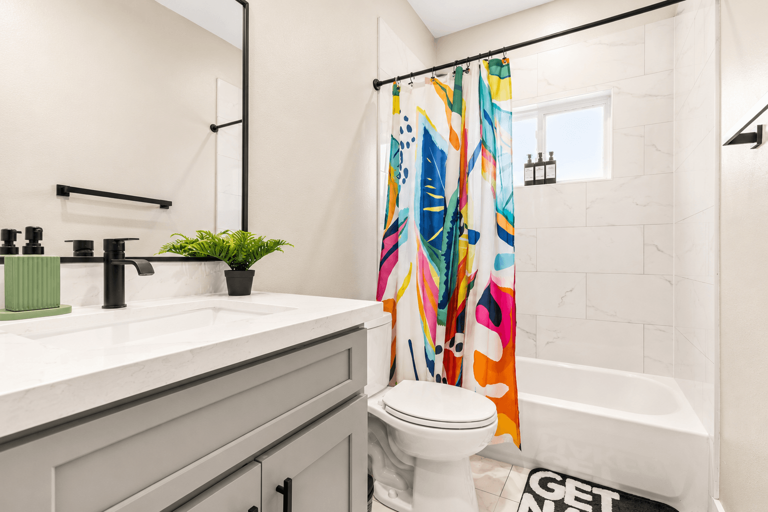 Private Ruby Room | 2 Beds, Hot Tub & Parking