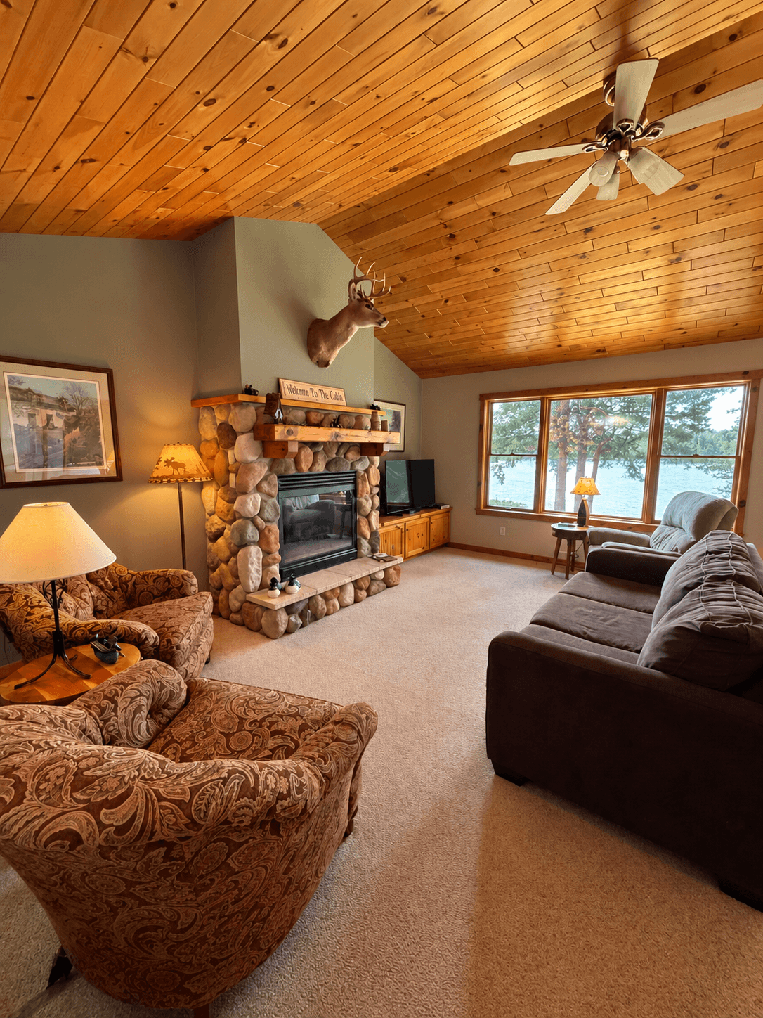 Honey Bear Hideaway Cabin B + Lakefront